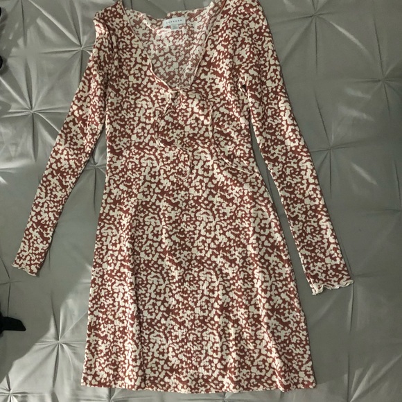 TOPSHOP BRAND NEW long sleeve printed dress - Picture 1 of 2